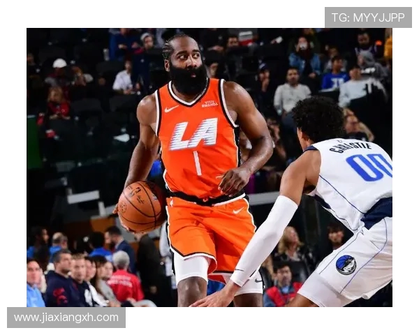 原创弗拉格砍下35分8篮板，莱昂纳德贡献30分，独行侠客场险胜快船